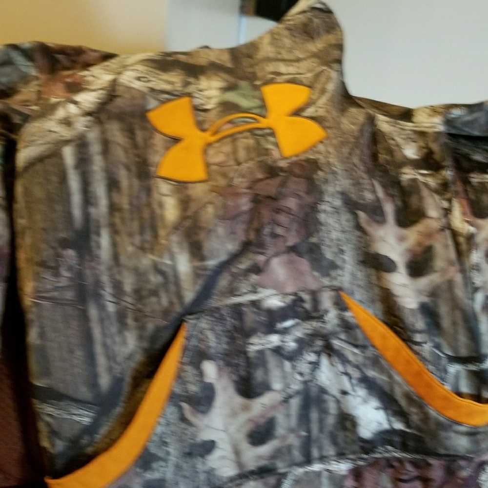 Camo UA hoodie